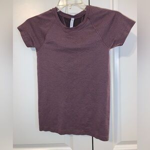 Women’s maroon Athleta shirt